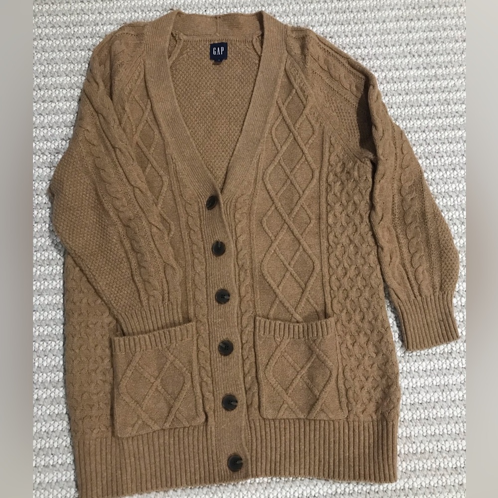 Gap cable knit sweater